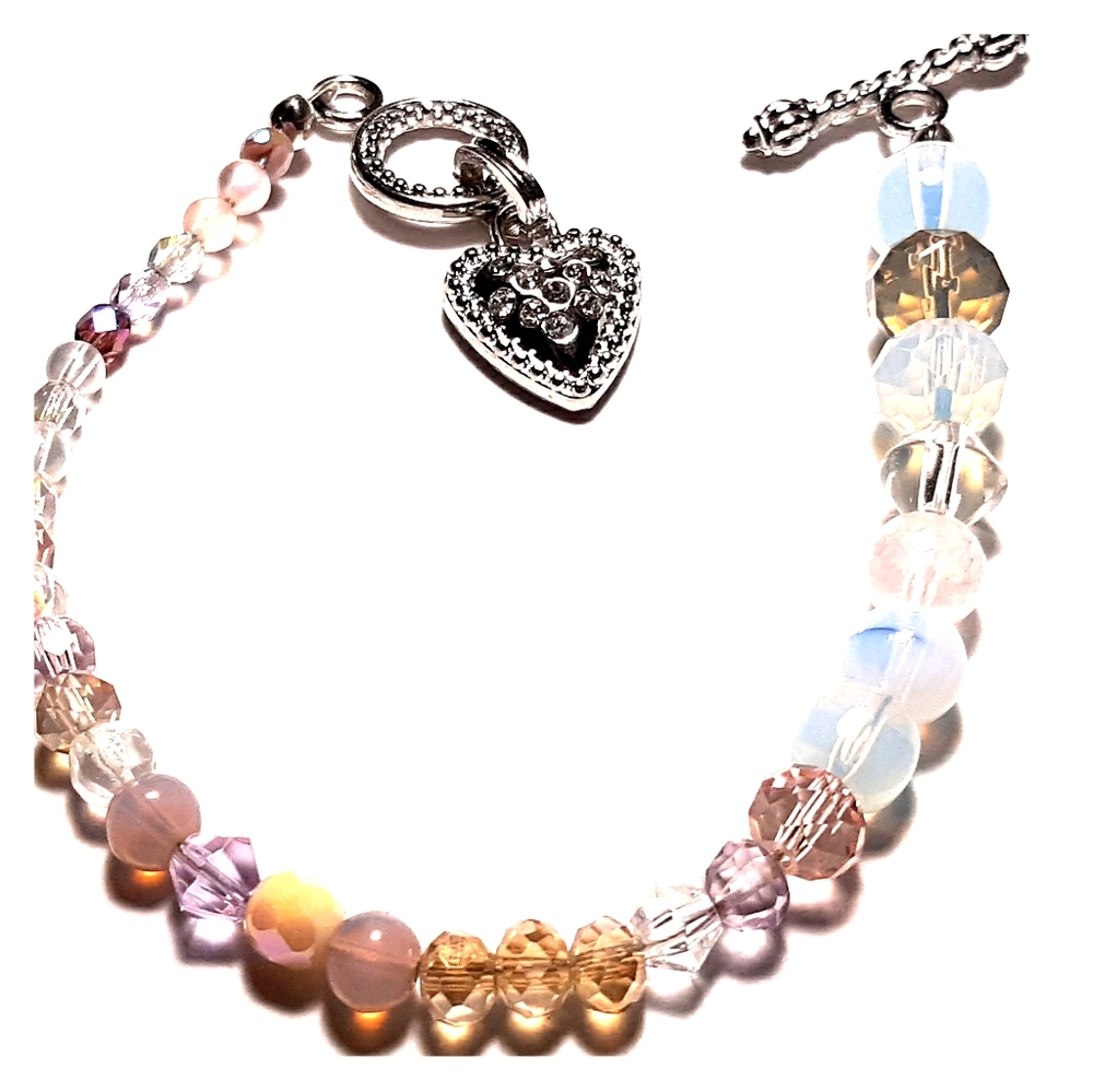 Ladies glass bead bracelet